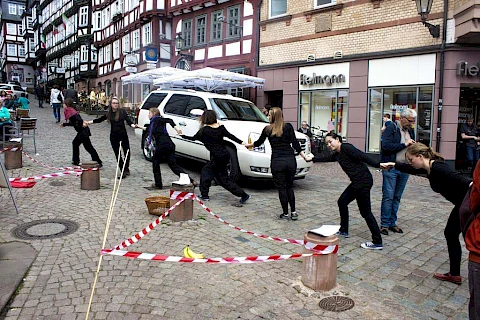 Weltladentag 2015 in Marburg zum Thema "Unternehmen haftbar machen!"